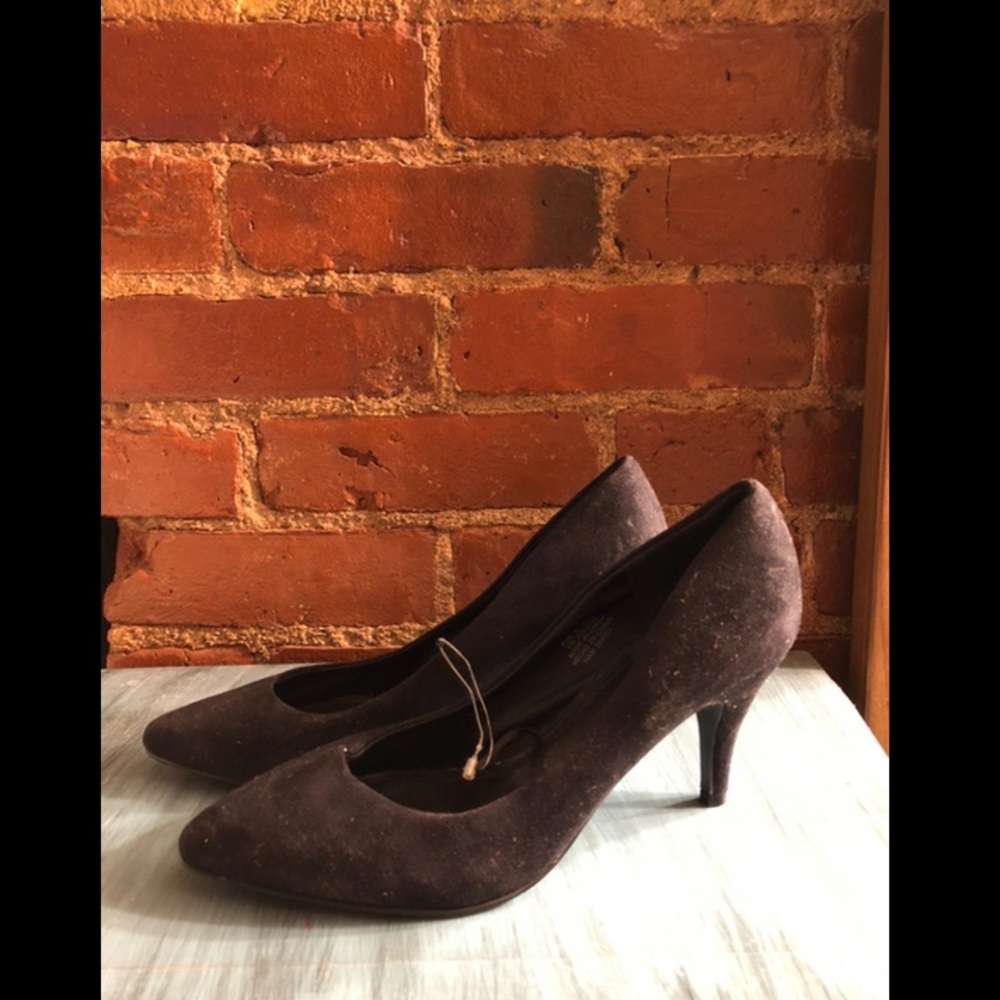 Brand New without tags H&M Black Faux Suede Pumps Womens US Sz. 7.5